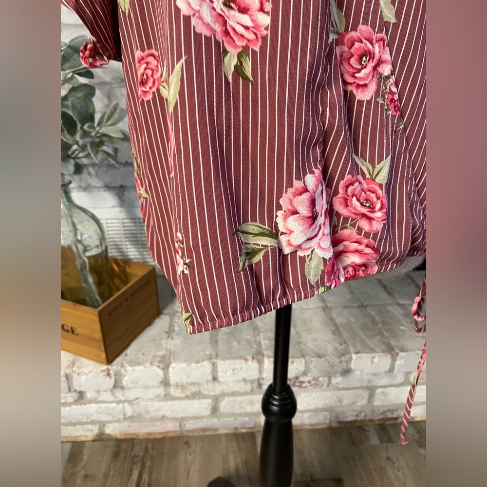 Emerald Rose Print Top - Picture 3 of 10